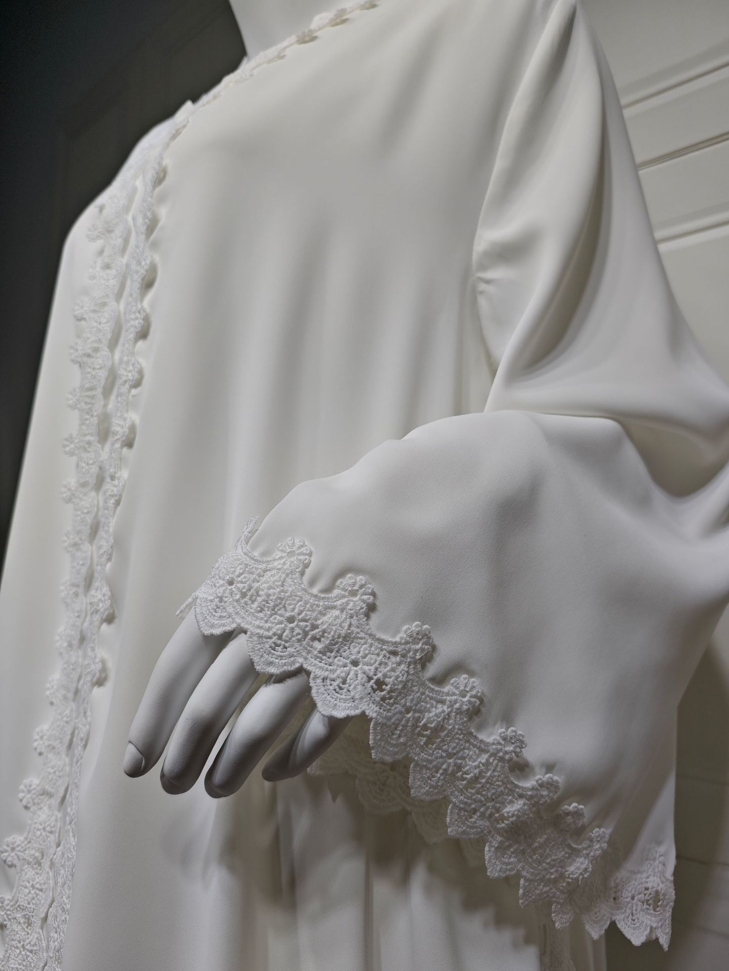 عبايه نسائى مستورده - الصورة 3